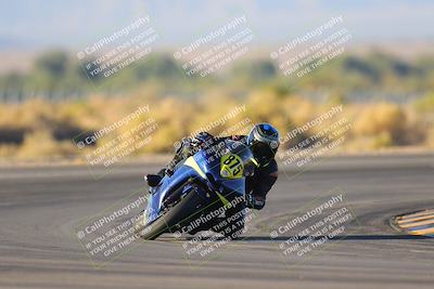 media/Nov-19-2023-CVMA (Sun) [[1f3d1b7ccb]]/Race 17 Amateur Supersport Middleweight/